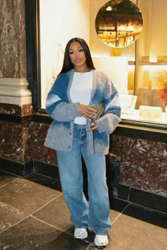 London Trip Outfit, Winter Streetwear Outfits, Blue Outfit Winter, Winter Outfits Blackgirl, University Outfits, Throwing Fits, Nyc Outfits, Nba Outfit, Church Fits