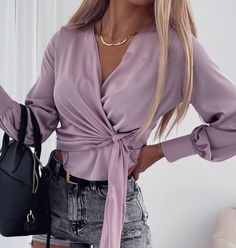 Satin Blouse Outfit, Women Tops Online, Purple Tops, Knotted Blouse, Black Jeans Outfit, Tops And Blouses, Chic Type, Current Fashion Trends, Outfits Winter