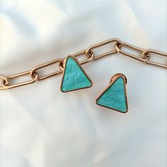 Triangle Studs

"Where edgy meets elegant. ✨ These triangle studs are a statement piece."

Golden outline with shimmry blue

"Limited time offer! 

DM for more details ✨

.
.
.
.
#MyPlumBox #jewelleryonline #earringsofinstagram #studs #minimaljewelry #fyp #trendy #jewellerybrand Blue