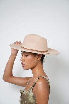 Be ready for whatever adventures life throws at you with the Lulus Take the Scenic Route Fedora Hat! Soft felt shapes this essential fedora with a semi-structured wide-brim and a traditional tear-drop crown. Matching leather string band adds just the perfect amount of something' extra! Internal drawstrings allow for the perfect fit. 100% Australian wool Spot Clean Please Read Before Purchasing: Our hats are made to fit average head sizes, the average adult head circumference to be 55cm (21 3⁄4 ) Fedora Hats For Women, Black Fedora Hat, Felt Shapes, Suede Hat, Wool Fedora Hat, Black Fedora, Rancher Hat, Fedora Hat Women, Hat Styles