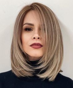 30. Medium Haircut for Thin Hair. Put a little pep in your step, and some body in your thin hair, with a cute layered bob. Angled Hair, Womens Haircuts Medium, Layered Hairstyles, Haircut Styles, Wavy Hairstyles, Shoulder Length Hair Cuts, Brown Blonde Hair, Mid Length Hair, Mermaid Hair