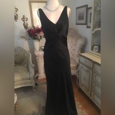 Gently Used Like New Nicole Miller Side Zipper Size 8 C:1204 Fancy Stuff, Black Evening Dress, Long Gowns, Black Evening Dresses, Nicole Miller, Long Gown, Evening Dress, Side Zipper, Evening Dresses