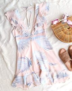 Prom Dresses Casual, Mini Ruffle Dress, Soft Dresses, Selfie Leslie, Beach Please, Online Clothing Boutiques, Cute Rompers, Vest Fashion, Trim Color