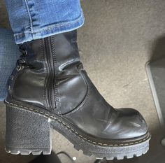 Shoe Inspo Boots, Heel Boots Outfit, Y2k Boots, 90s Boots, Funky Shoes, Shoe Inspo, Aesthetic Shoes, Swag Shoes, Mode Inspo