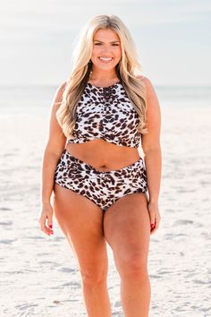 Chic Soul plus size clothing, leopard halter swim bikini top with twist detail on bottom Chic Leopard Print Swimwear For The Beach, Casual Leopard Print Swimwear For Beach Season, Casual Leopard Print Swimwear For Beach, Plus Size Resort Wear, Hey Sunshine, Chic Soul, Snow Leopard, Beach Look, Model Fits