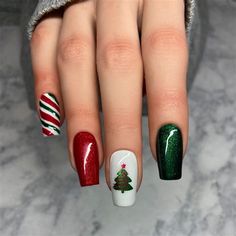 Christmas Nails Easy Red And Green. There are any references about Christmas Nails Easy Red And Green in here. you can look below. I hope this article about Christmas Nails Easy Red And Green can be useful for you. Please remember that this article is for reference purposes only. #christmas #nails #easy #red #and #green Nail Ideas Round, Sparkly Christmas Nails, Red Christmas Nail, Green Ballerina, Minimalistic Christmas, Festive Holiday Nails, Christmas Dip, Christmas Nails Diy