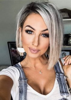 Stars Necklace, Frontal Hairstyles, Bob Hairstyles For Fine Hair, Platinum Blonde Hair, Lace Hair, Trending Hairstyles, Moon Stars, Grey Hair, Undercut