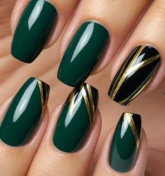 GOLD AND GREEN MANICURE Nails Green And Gold, Green Gold Nails, Green Christmas Nails, Green Manicure, Gua Sha Stone, Facial Gua Sha, Nail Paint Shades, Emerald Nails, Metallic Nail Art