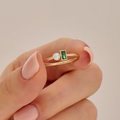 Double Stone Ring Design, White Gold Emerald Engagement Ring, Emerald Ring Design, Engagement Ring Minimalist, April Birthstone Ring, Smaragd Ring, Natural Emerald Rings, Minimalist Engagement Ring, Gold Ring Designs