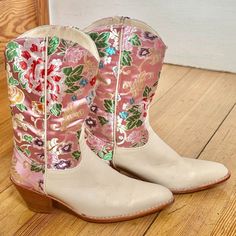 Beautiful Embroidered Cowboy Boots. I Wear A Size 7 Typically - These Are Eu 37. Slightly Worn Intentional Wardrobe, Embroidered Cowboy Boots, Western Boots, Cowboy Boots, Bootie Boots, Pink White, Ankle Boots, Cowboy, Size 7