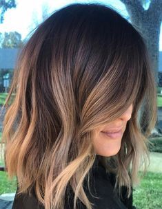 Brown Lob, Light Brown Balayage, Brunette Hair Cuts, Hairstyles For Fat Faces, Short Ombre Hair, Dark Hair With Highlights, Caramel Highlights, Brown Balayage