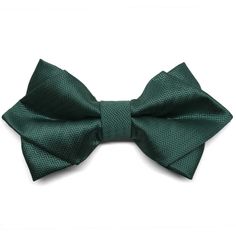 Perfect for formal wear and easy to match! Go all out with this pre-tied forest green diamond tip bow tie. This woven herringbone bow features elegant diamond tips in the front and traditional bow tips in the back. The adjustable band collar expands to fit most adult neck sizes. Product Features • Bow measures approximately 5" across and 2.5" high on the ends • Adjustable for neck sizes approximately 12" to 21"• Color is forest green • Made from 100% Polyester • Imported Wood Bowtie, Traditional Bow, Green Bow Tie, Wooden Bow Tie, Green With Blue, Wooden Bow, Light Mint Green, Slim Tie, Boys Bow Ties