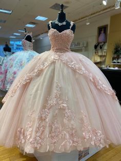 Light Pink Quinceanera, White Plus Size Dress, Pink Quinceanera Dresses, Debut Dresses, Dresses Black And White, Pink Quinceanera