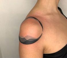 30+ shoulder tattoo ideas for women - feminine, delicate, and stylish designs. #shouldertattoo #tattooideas . #Shoulder_Circle_Tattoos_For_Women #Shoulder_Tattoo_Pattern #Shoulder_Round_Tattoo #Shoulder_Dotwork_Tattoo Tattoos On Both Shoulders, Shoulder Tattoo Pattern, Shoulder Circle Tattoos For Women, Shoulder Round Tattoo, Auraboris Tattoo, Symmetric Tattoo Shoulder, Geometric Tattoo Design Shoulder, Water Shoulder Tattoo, Line Art Shoulder Tattoo