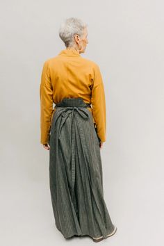 151 Japanese Hakama & Kataginu – Folkwear Japanese Hakama, Hakama Pants, Pants Skirt, Paper Sewing Patterns, Edo Period, Pleated Trousers, Traditional Costume, Independent Women, Pleated Pants