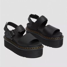 Black Platform Dr.Martens Leather Sandals With Adjustable Straps *Never Worn* Dr Marten Voss, Platform Dr Martens, Jadon Platform Boots, Edgy Shoes, Heart Platforms, Dr Martens Platform, Mary Jane Platform Shoes, Dr Martens Womens, Platform Chelsea Boots