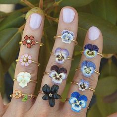 Seni Resin, Skai Jackson, Flower Rings, Antique Pins, Antique Engagement, Fashion Ring, Cute Rings, Diy Schmuck, Bijoux Diy