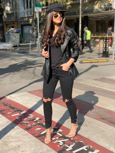 Leather Jacket Long, Black Leather Blazer, Style Rock, Leather Jacket Outfits, Jacket Long, All Black Outfit, Casual Blazer, Blazer Outfits, Leather Blazer