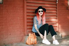 Tiny Flowers | Le Happy Luanna Perez, Street Style Grunge, Hipster Outfits, Tiny Flowers, Platform Sneakers, Halloween Face Makeup, Fashion Blogger