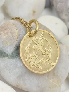 Dainty 14k Solid Gold Hummingbird Necklace, Personalized Hummingbird pendant, Hummingbird Jewelry,Necklaces For Women,birthday gift,Hummingbird pendant,(ask us to do it for you in the size you want), Hummingbird and rose. (cycle 0.55inc/1.4cm) Hummingbird Gift Ideas, Gold Hummingbird, Hummingbird Jewelry, Hummingbird Gifts, Hummingbird Necklace, Pretty Ear Piercings, Hummingbird Pendant, Soft Autumn, Women Birthday