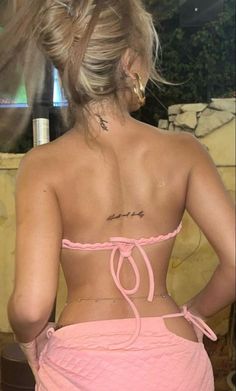 Tattoo Across Upper Back, Katya Elise Henry Tattoo, Body Symmetry Tattoo, Small Middle Back Tattoo, Horizontal Back Tattoo Women, Dream Girl Tattoo, But Cheek Tattoo, Come As You Are Tattoo, Horizontal Back Tattoo