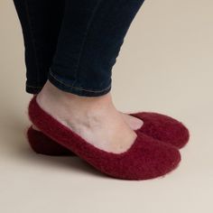 Ballerina - Felted Patterns Felted Knitting, Aran Weight Yarn, Felt Pattern, Felted Slippers, Slippers Pattern, Knitted Slippers, Pattern Ideas, Ballerina Shoes, Garter Stitch