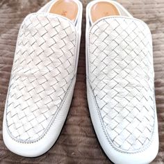 Nwt. White Leather Slip On Mules, Made In Italy Basket Weave Braided Design. Cushioned Insole. Stretch Side And Soft Grip Rubber Sole. Black Oxford Shoes, Stacked Heel Sandal, Leather Loafers Women, Flats Shoes Comfortable, Leather Strap Sandals, Velvet Pumps, Bit Loafers, Womens Pumps, Braid Designs