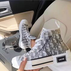 Dior Sneakers, Dr Shoes, Jordan Shoes Girls, Nike Air Shoes, Fresh Shoes, Hype Shoes, Luxury Sneakers, Aesthetic Shoes, Swag Shoes