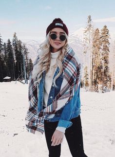 mezenova Winter Outfits Beanie, Round Metal Sunglasses, Winter Lookbook, Cute Winter Outfits, Hat Beanie, Metal Sunglasses, Hiking Outfit, Wearing Clothes, Winter Looks