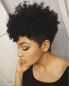 Short Afro Hairstyles, Short Black Hair, Twist Curls, Tapered Natural Hair, Tapered Hair, Short Afro, Pelo Afro, Short Curly Wigs