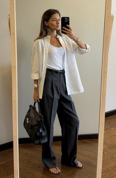 Oversize Outfit, White Button Down Shirt, Looks Street Style, Grey Pants, 가을 패션, Petite Fashion, Work Attire, Chic Outfits