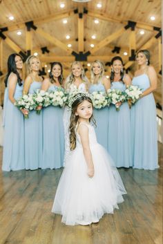 Wedding Poses Bride And Bridesmaids, Wedding Poses List, Must Have Wedding Party Photos, Wedding Poses For Photographer, Bridal Party Photos Bridesmaid, Fun Wedding Poses For Bridal Party, Bride And Flower Girl Portrait