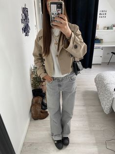 Outfit Ideas Hiver, Outfit Stockholm, Trenchcoat Style, Scandi Fashion, University Outfit, Mode Zara, Beige Outfit