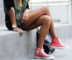 Pink Chucks, High Top Chucks, Pink High Tops, Pink Converse, Bohol, Carrie Bradshaw, Glam Rock, Mode Inspiration, Fashion Summer