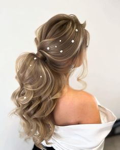 50 Adorable Medium Length Ponytail Hairstyles To Try Ponytail Bridal Hair, Bridal Ponytail, Half Bun Hairstyles, Pony Hairstyles, Wedding Hair And Makeup, Bride Hairstyles, Ponytail Hairstyles