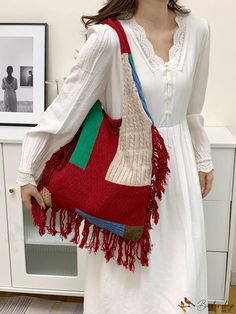 BirdinBag - Chic Womens Color Block Tote Bag with Tassel Detail Color Block Tote Bag, Bag With Tassel, Color Block Tote, Woven Handbags, Crochet Bags, Woman Beach, Color Contrast, Boho Women, Medium Bags