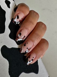 70 Stunning Country Western Nail Designs: From Simple To Chic | Short &Amp; Acrylic Ideas 17 Country Themed Nails, Equestrian Nails, Cowgirl Nail Ideas, Longhorn Nails, Western Nail Designs, Stampede Outfits, Country Nail Designs