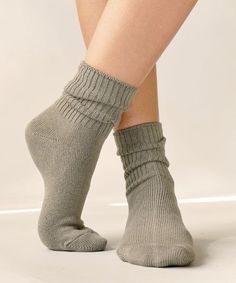 One sizeBanana Taupe Olive Dull-grey White Fabric Contents: 95% Organic Bamboo, 5% Spandex Bamboo Socks, Bamboo Clothing, Eco Friendly Fashion, Bamboo Fabric, Style Gift, Chic Boutique, White Fabrics, Crew Socks, Snug Fit