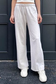 Sweatpants Brandy Melville, Anastasia Sweatpants, Brandy Sweatpants, Brandy Melville Sweatpants, Sweatpants White, Anastasia Grey, Dress Yoga Pants, Brandy Melville Pants, Brandy Melville Usa