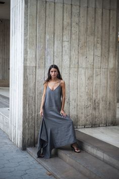 Chic Linen Maxi Dress With Relaxed Fit, Chic Relaxed Fit Linen Maxi Dress, Long Linen Dress For Daywear, Minimalist Summer Maxi Dress, Flowy Linen Dresses, Unlined, Flowy Linen Dresses Unlined, Elegant Oversized Linen Dress, Oversized Chic Linen Summer Dress, Unlined Linen Sundress Maxi Dress