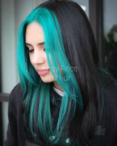 Teal And Black Hair, Black Hair With Money Piece, Hair With Money Piece, Dyeing Hair, Split Dyed Hair, Peekaboo Hair, Hair Color Options, Hair Color Unique, Teal Hair