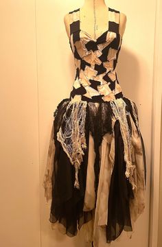 Black Nylons Outfit, Creepy Outfits, White Gothic Dress, Wasteland Costume, White Corset Outfit, Apocalyptic Outfit, Trio Costumes, White Corset Dress, Steampunk Skirt