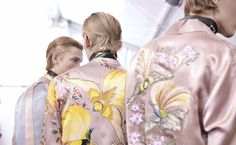 Backstage at Louis Vuitton SS16 Clashing Prints, Fashion Gone Rouge, Louis Vuitton Official Website, Look Retro, Mens Spring Fashion, Mens Spring, Fashion Books