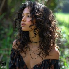 Curly Hair Middle Part Face Framing, Curly Hair Rounded Layers, Long Curls With Bangs, Long Curly Hair Round Face, Curly Hair Cuts Layers, Natural Wavy Haircut Layered Hairstyles, Rounded Layers Curly Hair, Long Curly Hairstyles With Layers, Curly Cuts With Layers