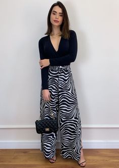 Working Girl Outfits, Zebra Pant, Animal Print Outfits, Trendy Fashion Outfits, Going Out Outfits, Mom Outfits, Mode Inspiration, Winter Fashion Outfits, Office Outfits