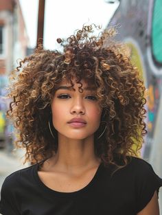 Curly Haircut Styles Natural Curls, Naturally Curly Long Hairstyles, Afro With Crown, Afro Curls Hairstyles, Girls Curly Haircut, Curly Hairstyles Color, Natural Hair Photoshoot Ideas, Curly Hairstyles Afro, Curly Hair Short Haircut