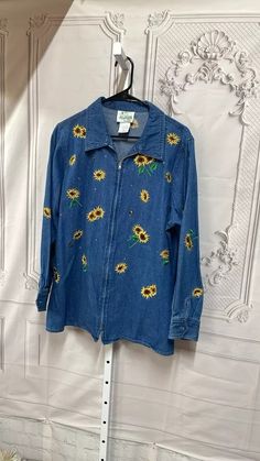 Vintage Quacker Factory Embroidered Sunflower Bee Zip Denim Jacket Shacket 1X | eBay Embroidered Long Sleeve Denim Top For Spring, Casual Embroidered Denim Top For Fall, Long Sleeve Denim Top With Floral Embroidery, Embroidered Long Sleeve Denim Top, Sunflowers And Bees, Vinyl Display, Love Vintage, Blue Jacket, Concept Store