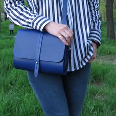 This blue small leather crossbody bag for women is made of genuine Italian leather. Small shoulder bag size M 10/8 inch ( 25 cm/20 cm) Do you have one compartment in your bag and no pockets? You put your phone, house and car keys, wallet and more. You can never quickly find the right thing. And, oh, horror, the phone is scratched! Pay attention to this bag. In this crossbody bag, everything will lie in their places. Despite its small size. Inside the bag there are two compartments and a leather Cylinder Bag, Vegetable Leather, Small Shoulder Bag, Car Keys, Bag For Women, Cross Body Bag, Cotton Bag, Fun Bags, Natural Leather