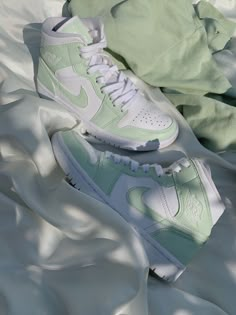 Sage Green Aesthetic, Sneaker Outfits, Nike Air Shoes