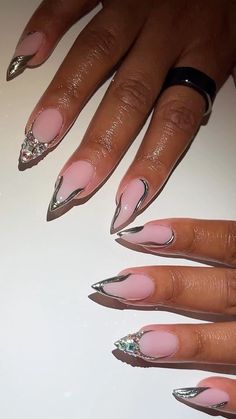 Pink nails with Chrome and Stones Cute Short Chrome Nails, Chrome Nails With Diamonds, Pink With Silver Nails, Nails With Dots Design, Almond Nails With Chrome, Chrome Nails With Gems, Pink Chrome Nails Almond, Pink And Silver Nail Designs, Pink Birthday Nail Designs